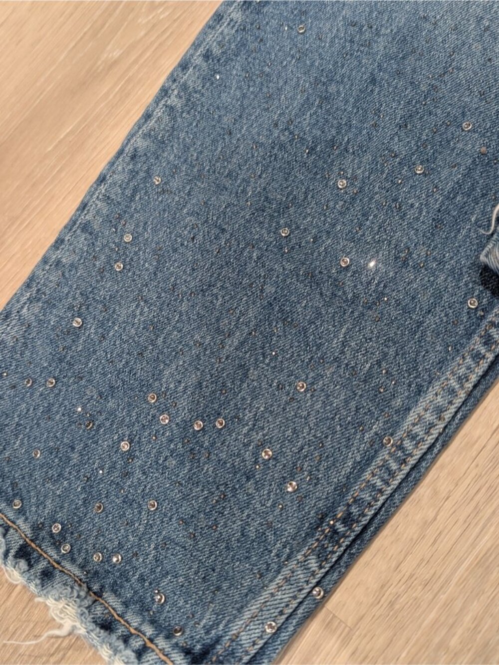 Zara Crystals & rhinestones  High-Rise Wide Leg Jeans with Sparkle - Picture 4 of 16